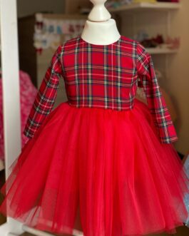 Červené kostkované šaty s nadýchanou sukní